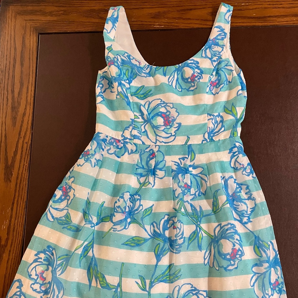 Lilly Pulitzer. Striped Blue and White Floral Dress. Size 10. (Accepting Offers)